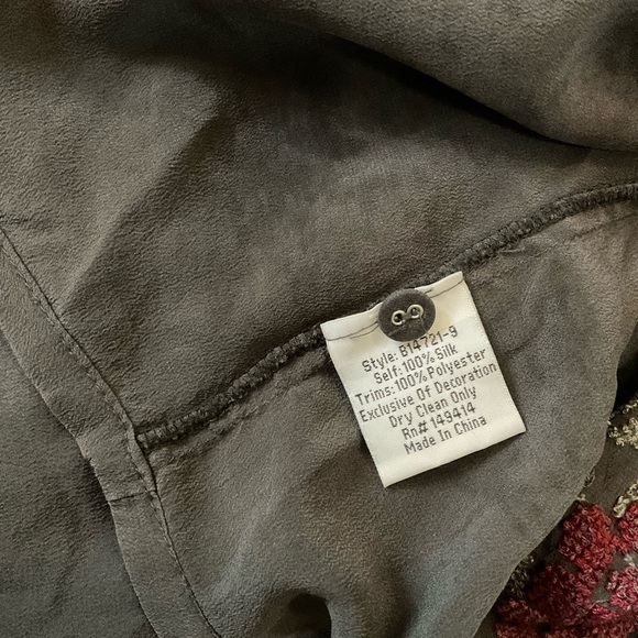 Johnny Was Biya Silk XS Gray Multicolored Embroidered Boho Button Front Blouse - Picture 5 of 7